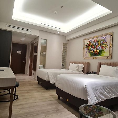 Trembesi Hotel Serpong Exterior photo