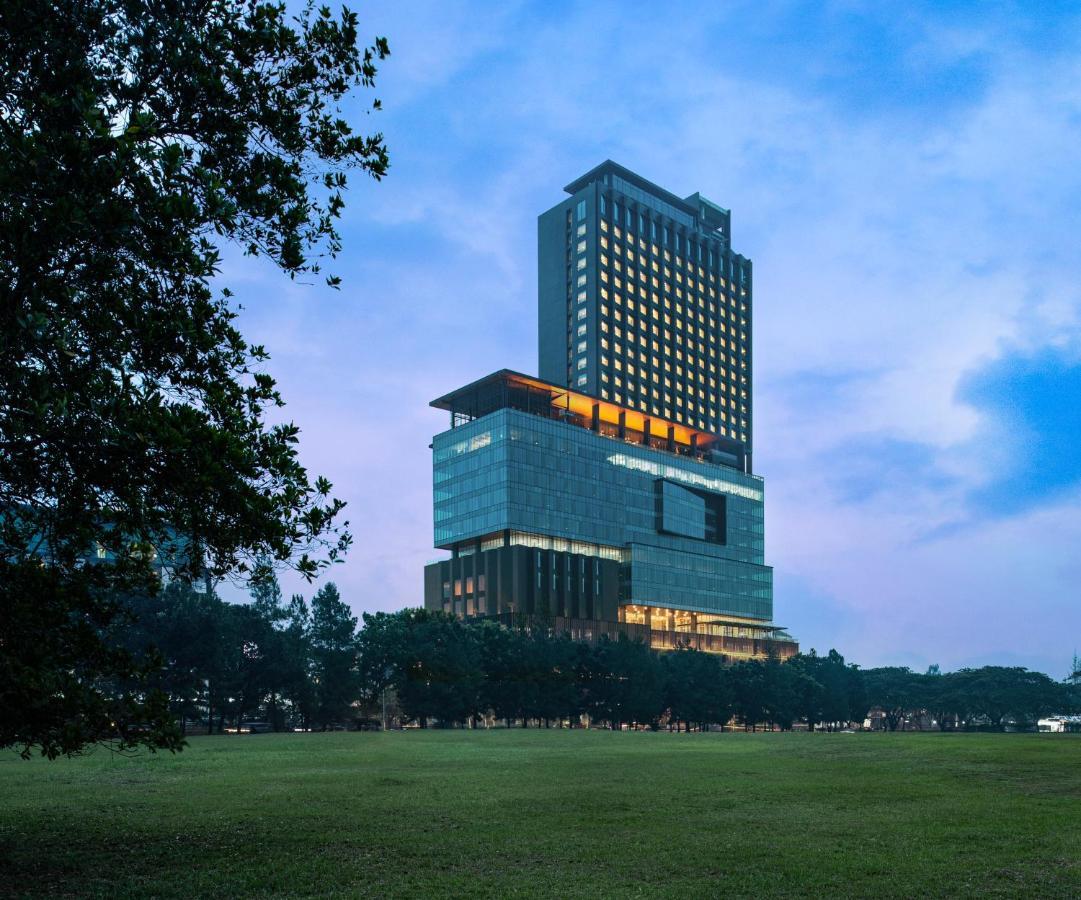 Trembesi Hotel Serpong Exterior photo