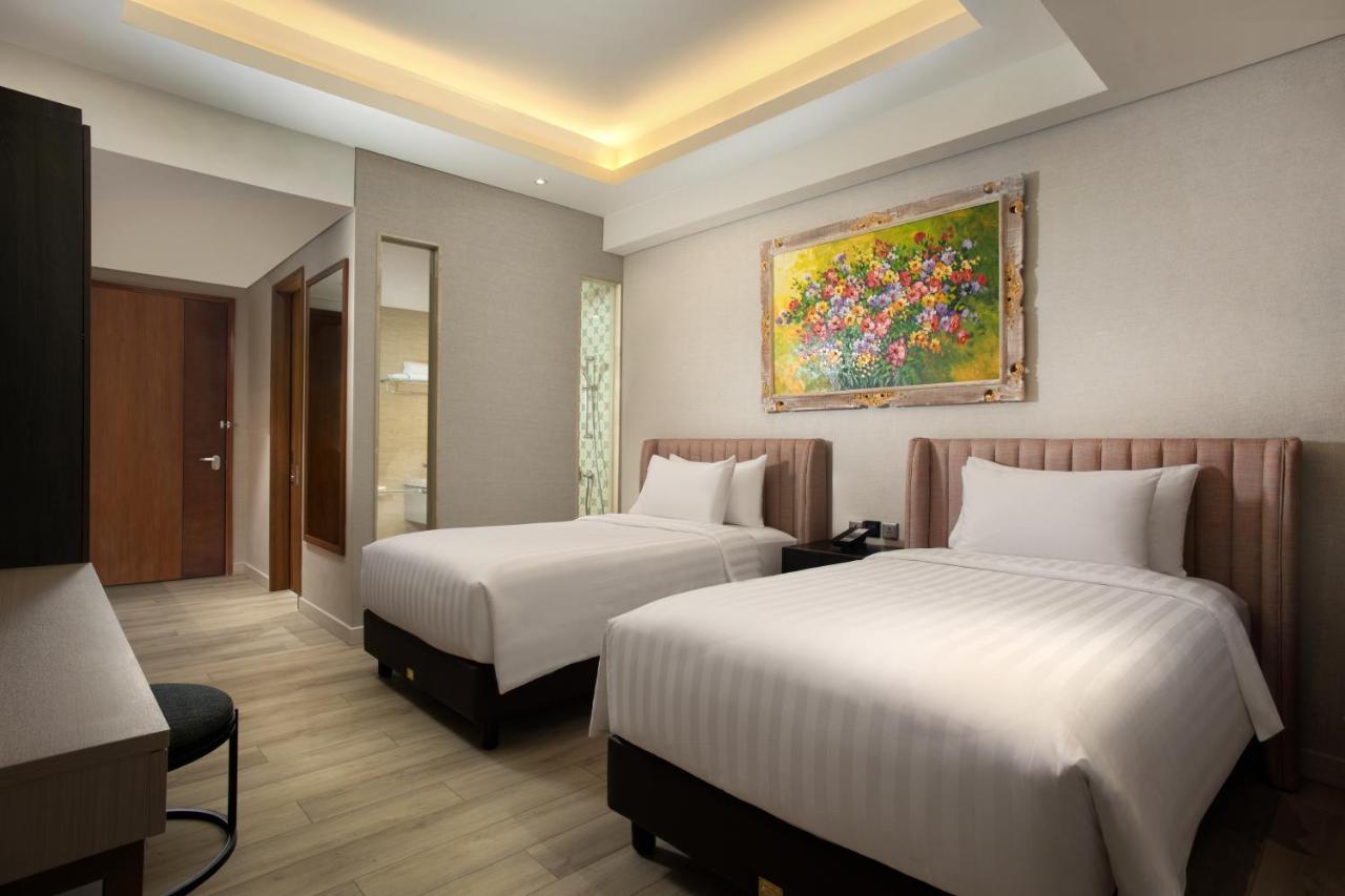 Trembesi Hotel Serpong Exterior photo