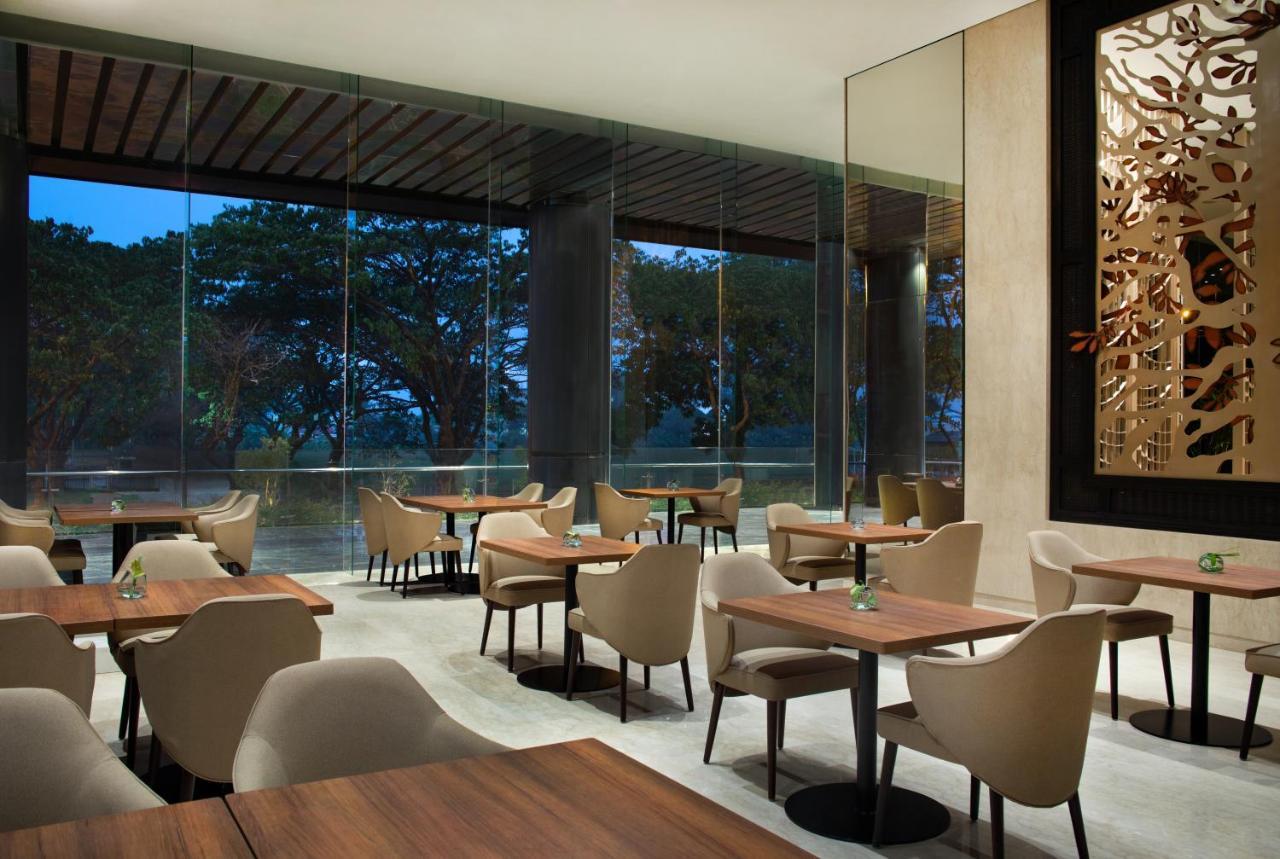 Trembesi Hotel Serpong Exterior photo