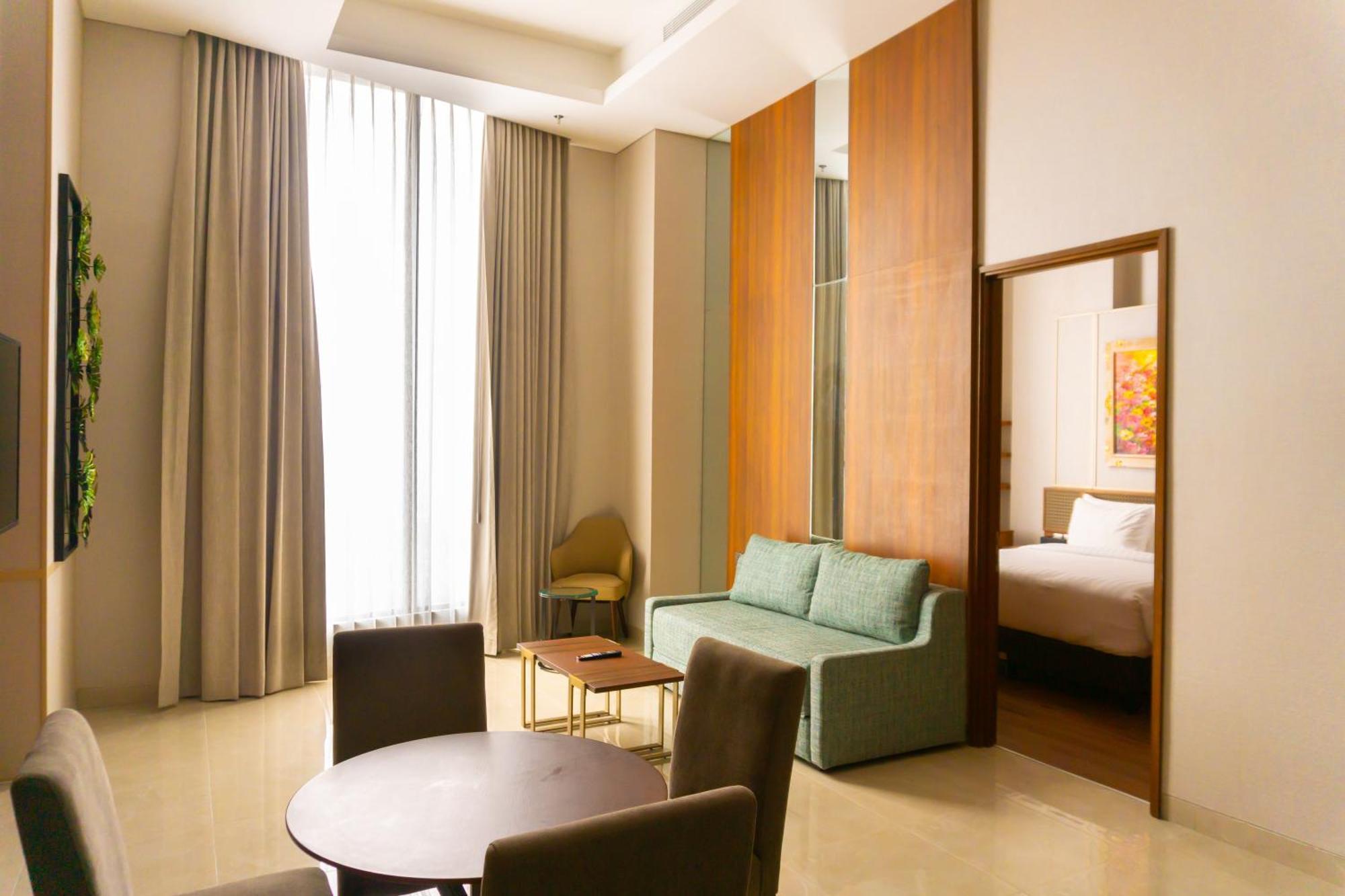 Trembesi Hotel Serpong Exterior photo