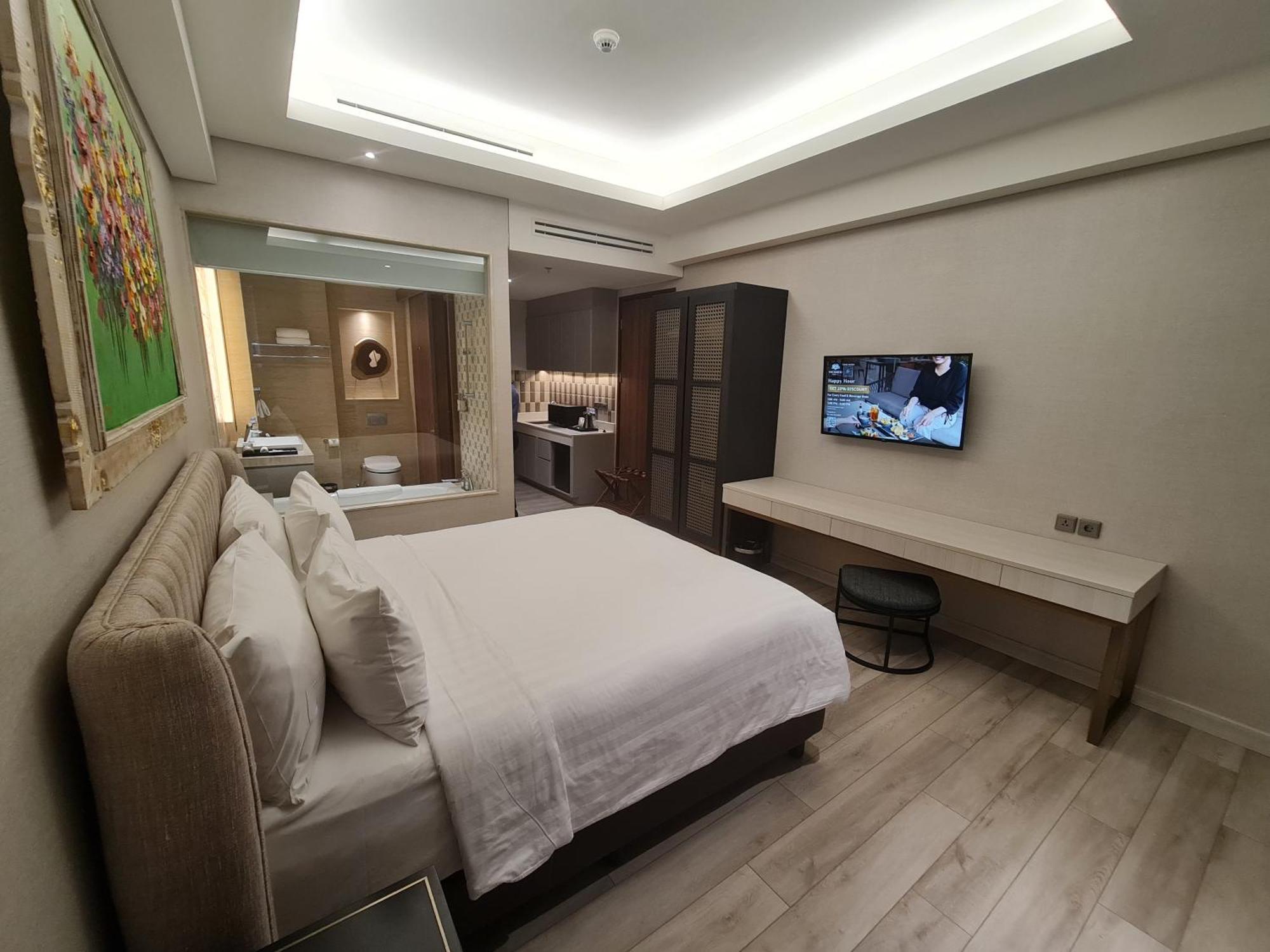 Trembesi Hotel Serpong Exterior photo
